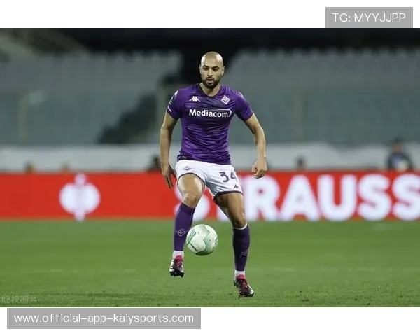 曼联阿姆拉巴特抢断覆盖训练：防线的秘密武器