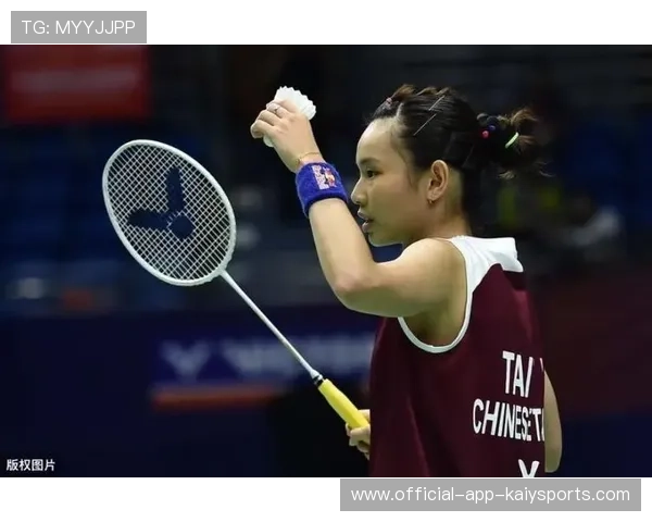 羽毛球两个假动作骗倒全场——精妙技艺让你成为场上焦点